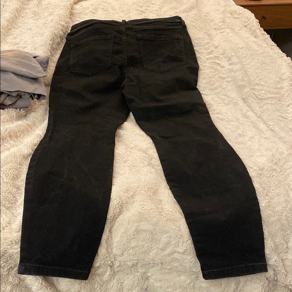 Nine West Black Ankle Cropped Jeans - Picture 3 of 3